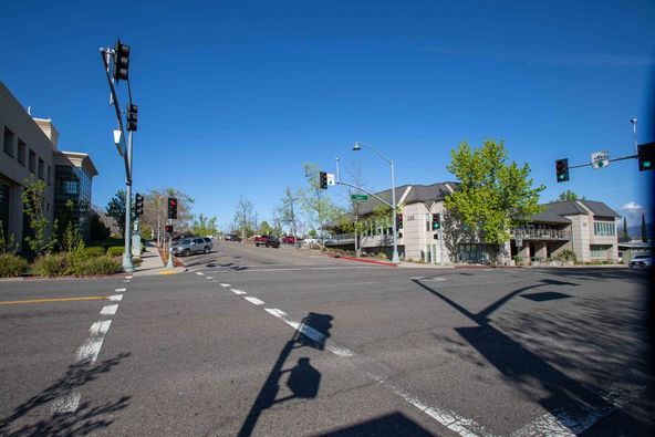 1388 Court St, Redding, CA 96001